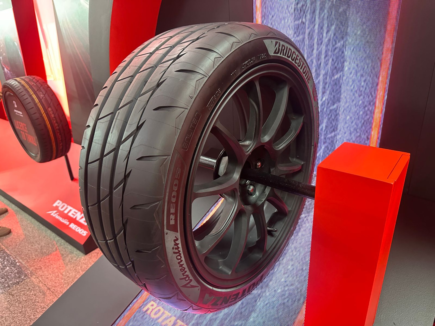 Kejutan di Launching Bridgestone Potenza Adrenalin RE005 di Thailand