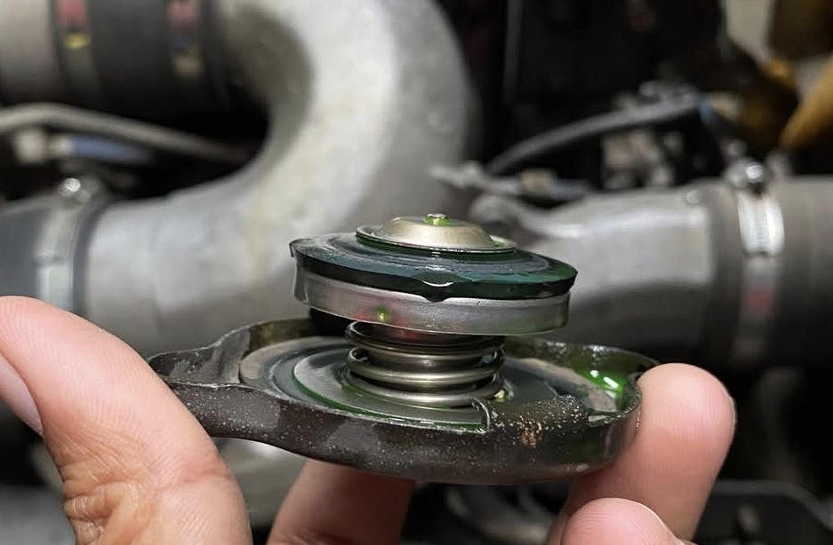 Awas, Tutup Radiator Mobil Rusak Bisa Ganggu Tekanan Sistem Pendingin