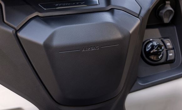 Fitur Keselamatannya Mirip Mobil, Yamaha Luncurkan Versi Terbaru Skutik Tricity 300