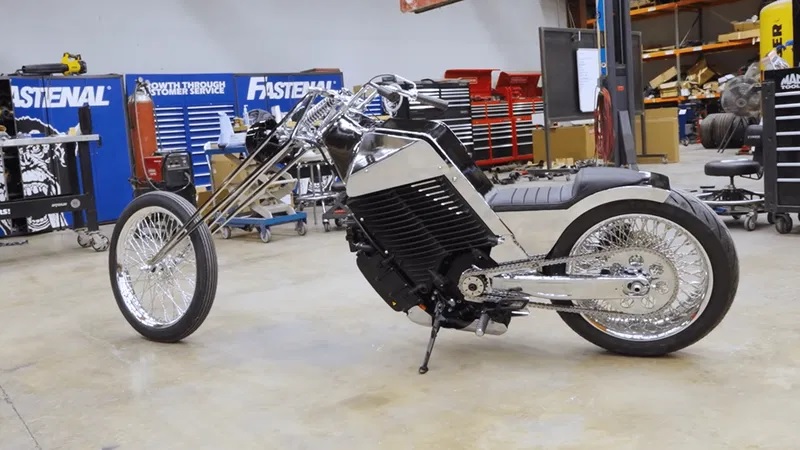 LiveWire Dirombak Jadi Chopper Ekstrim, Dilabur Krom dan Adopsi Fork Panjang