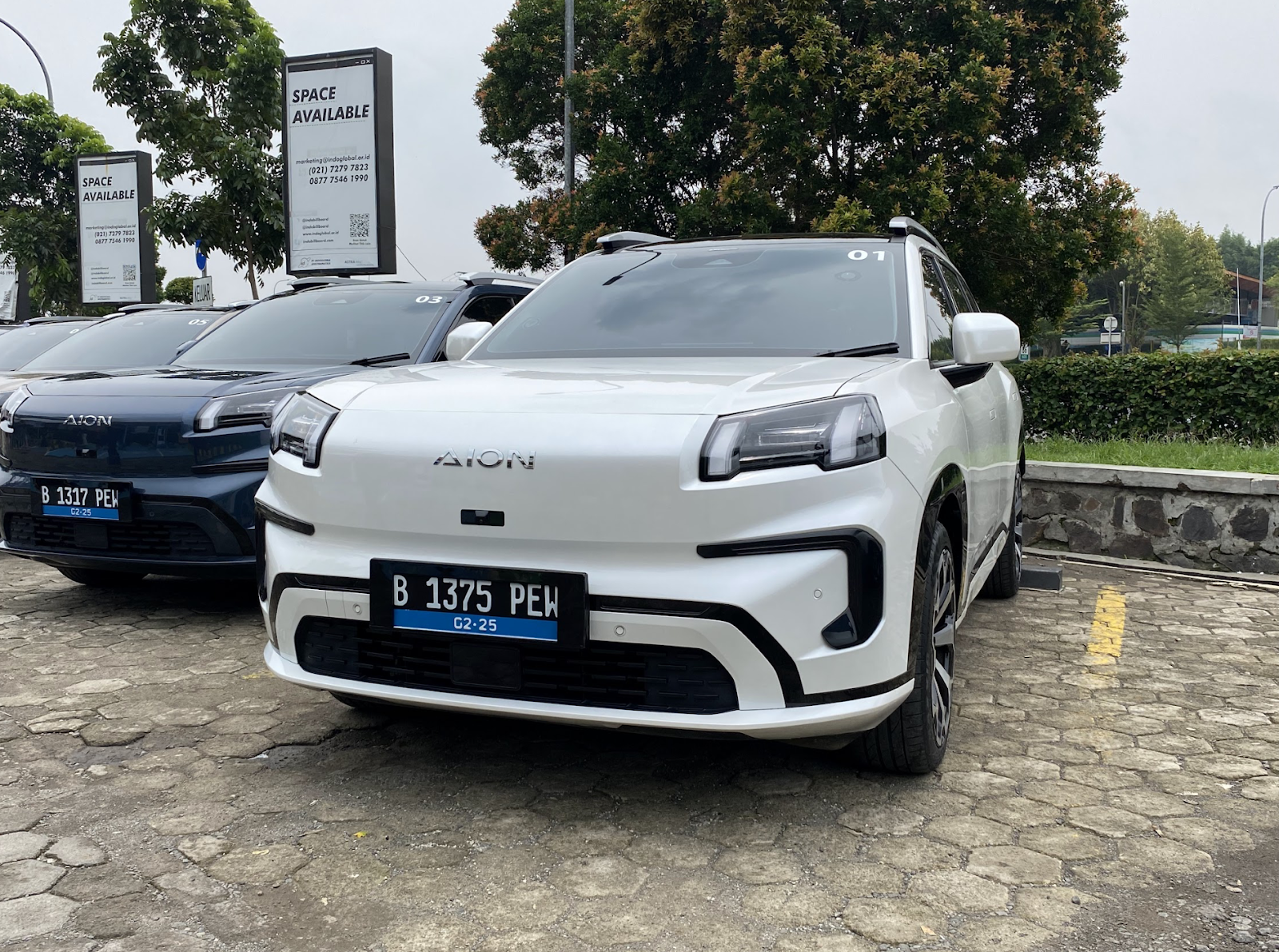 Test Drive Aion V; SUV Listrik dengan Kabin Lega, Performa Mumpuni, dan Ada Kulkasnya!