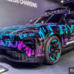 Porsche Cayenne Electric – radical all-screen interior with curved Flow Display, physical air-con controls