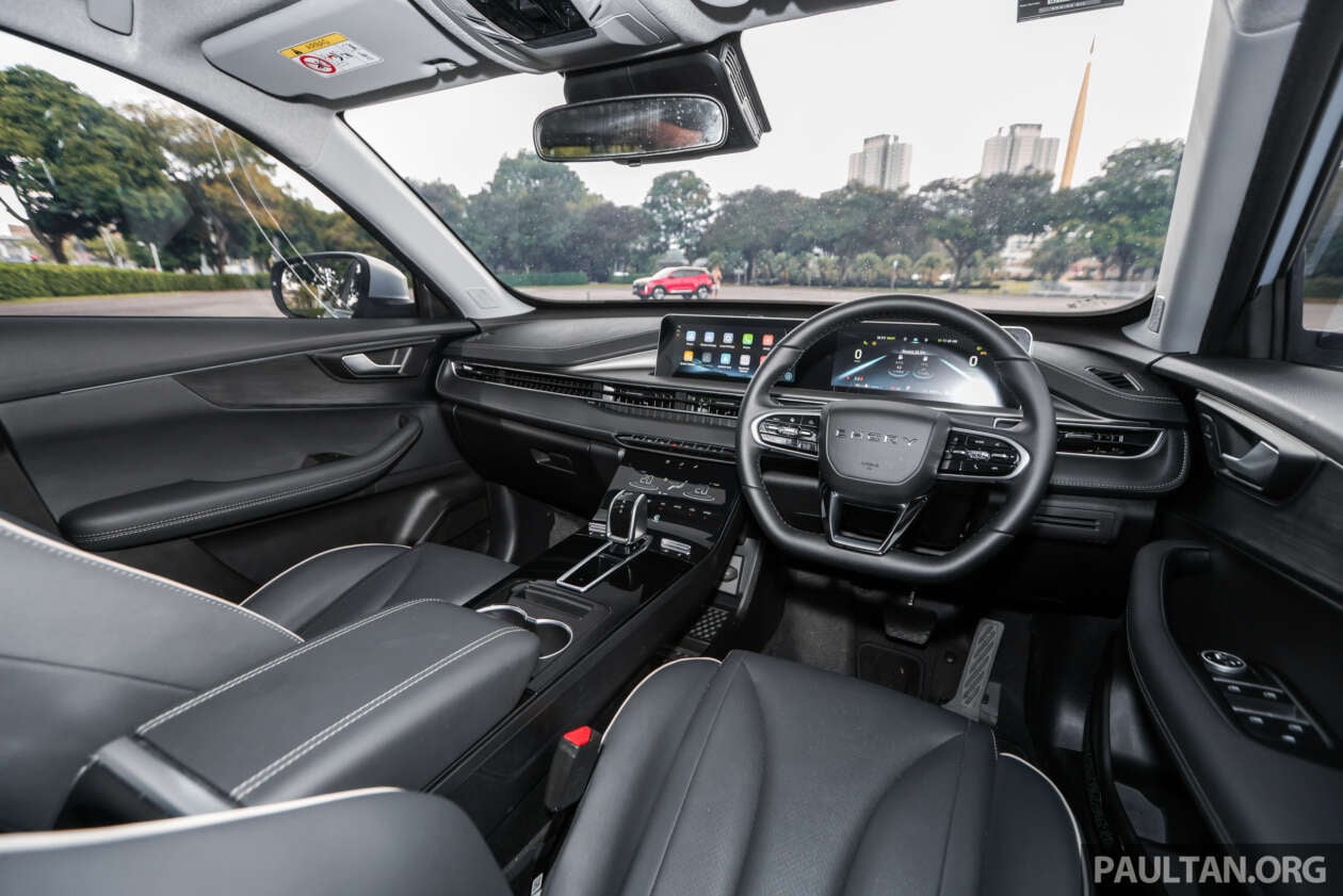 Klang lady wins a Chery Tiggo Cross Hybrid just by test driving a PHEV, husband gets the free car!