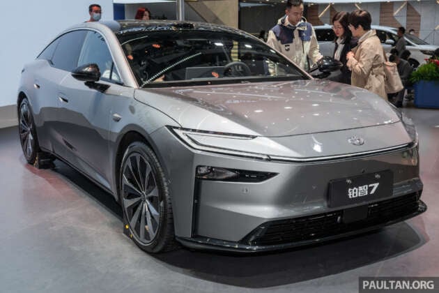 Toyota bZ7 in Guangzhou – sleek large sedan with Huawei motor, 281 PS RWD, HarmonyOS, LiDAR