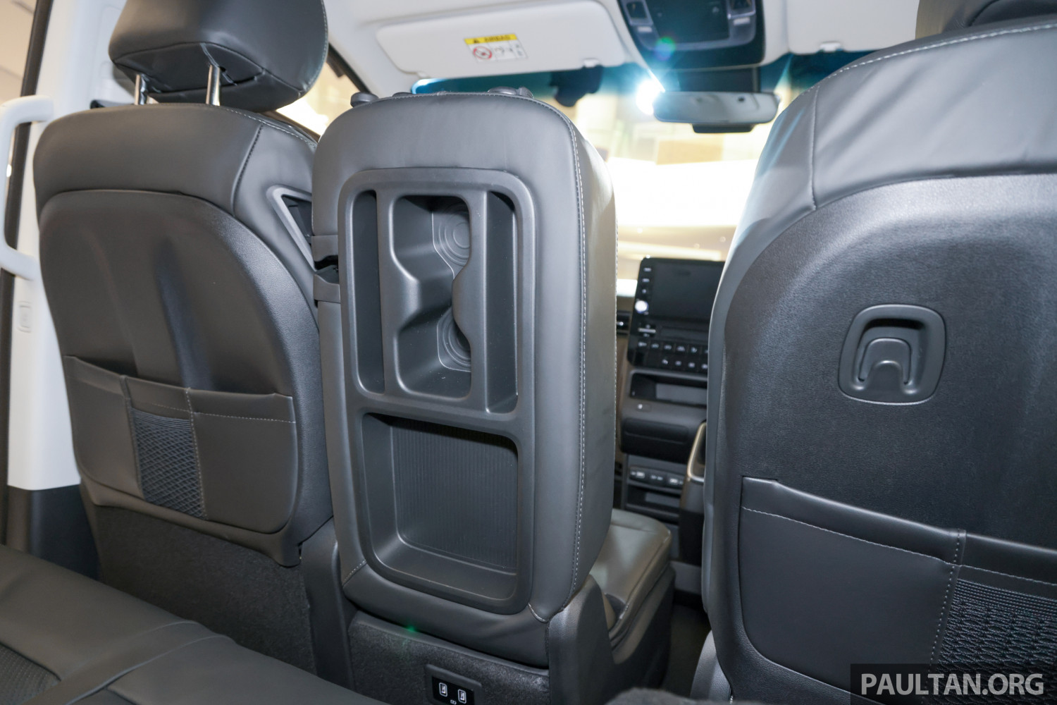 Hyundai Staria in Malaysia now gets fixed centre console in place of front middle seat, no price change