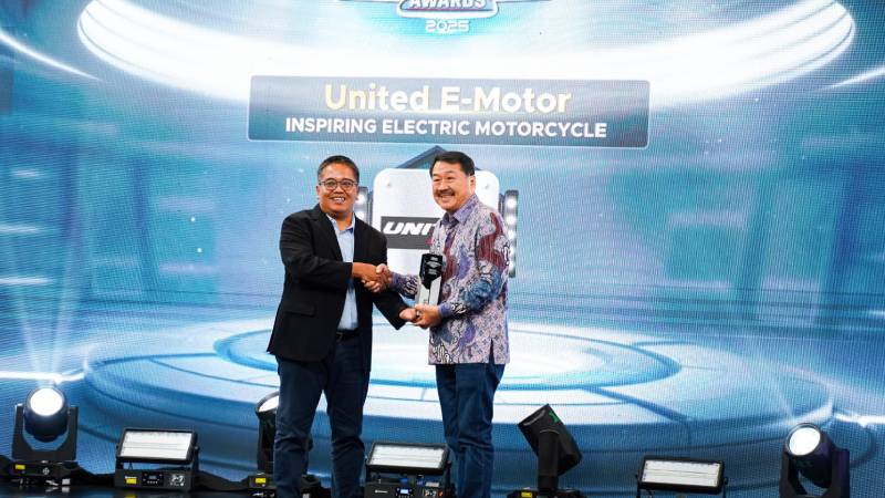 United E-Motor raih penghargaan dari Indonesia Automotive Awards 2025