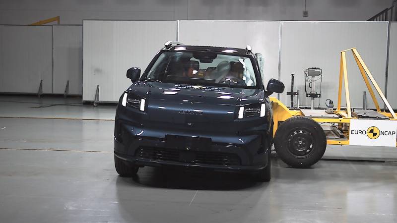 Mobil listrik Aion V dapat bintang lima Euro NCAP 2025