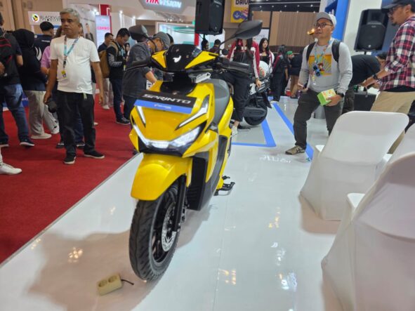 Indomobil Emotor Resmi Meluncurkan Sprinto di GJAW 2025, Jaraknya Sampai 100 Km