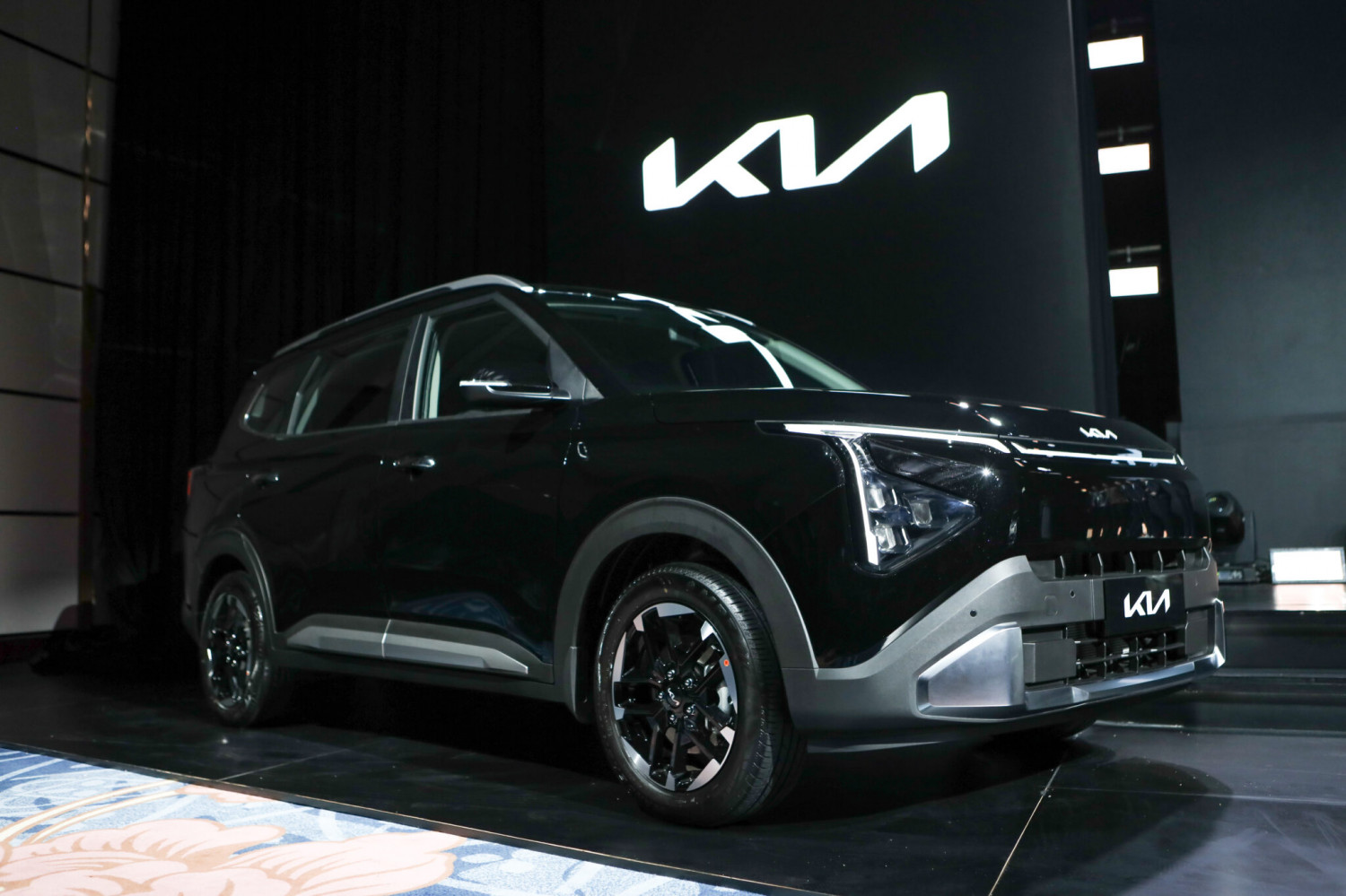 Kia Tampilkan Wajah Baru Carens Untuk Indonesia