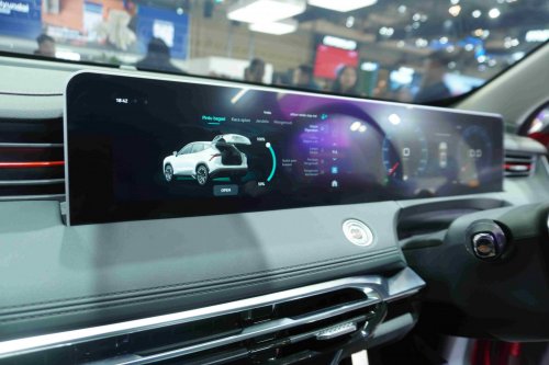 Menghadapi Tantangan Harian Berkendara dengan Teknologi Canggih dari DASHING