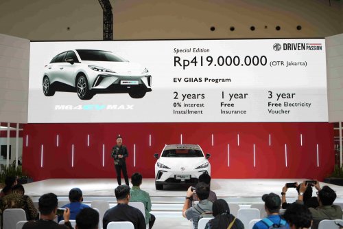 MG4 EV Max Resmi Diluncurkan di GIIAS 2025, Jarak Tempuh 540 Km, Performa Lebih Bertenaga