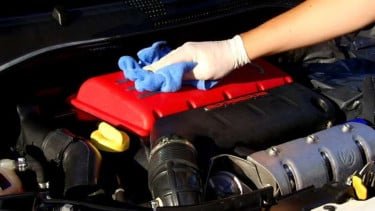 5 Hal Perawatan Mobil yang Bisa Dilakukan di Rumah Kurang dari 10 Menit