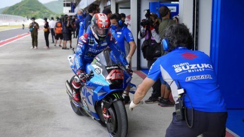 Kenapa Yamaha V4 dan Honda V4 Tidak Bisa Disamakan dengan Inline4? Ini Kata Alex Rins