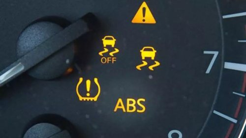 Bahaya Mengemudi Saat Indikator Oli Menyala, Jangan Disepelekan!