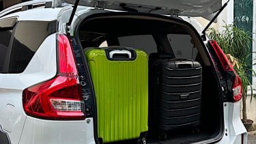 5 Barang yang Tidak Boleh Ditinggalkan di Dalam Mobil, Nomor 3 Sering Disepelekan!