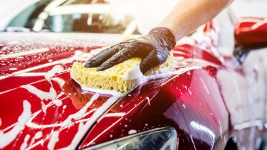 Seberapa Sering Mobil Perlu Dicuci Saat Musim Hujan? Ini Penjelasan Lengkap dan Alasannya