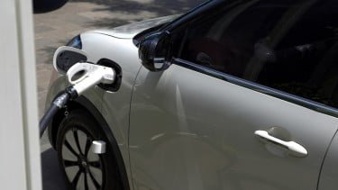 Terpopuler: Bandingkan Jarak Tempuh EV, Shell Super Hilang, dan Diskon Pajak