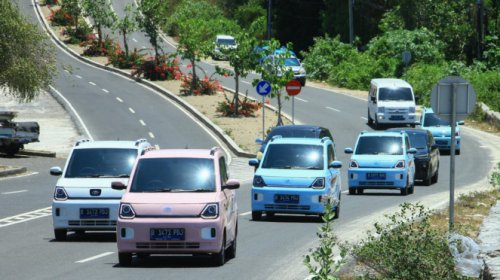 Terpopuler: Mobil Listrik Rp100 Jutaan, Harga Aion UT dan BYD Seagull