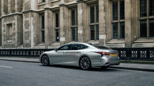 Inilah Mobil Twin-Turbo Terjangkau yang Harganya Lebih Rendah dari Toyota Camry Baru