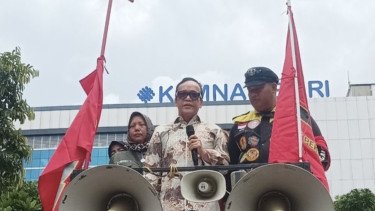 Miliaran Rupiah Isi Garasi Wamenaker Immanuel Ebenezer yang Kena OTT KPK