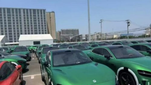 Ribuan Unit Mobil Listrik Baru Xiaomi Kepergok Kamera Siap Dikirim ke Dealer