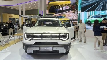 SUV Hybrid Ini Disebut Diuji di Base Camp Everest dan Gurun Tiongkok