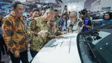 Agus Gumiwang Tandatangani STARGAZER Cartenz X, Wujud Apresiasi Upaya Hyundai Dorong Produksi Lokal