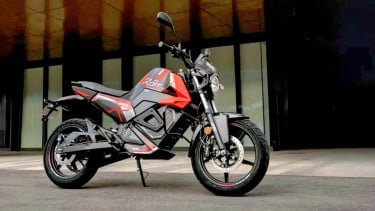 Motor Listrik Rp20 Jutaan, Tembus 175 Km Sekali Cas!