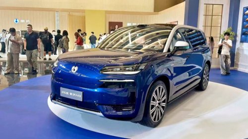 Terpopuler: TMAX Killer dari Kymco, Bus Andalan Isuzu dan SUV Mewah Denza