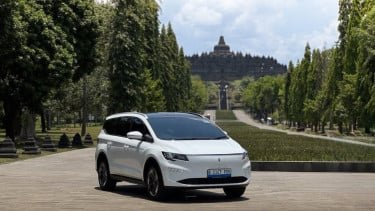 Kesan Pertama Berkendara Aletra L8 EV, MPV Keluarga yang Nyaman