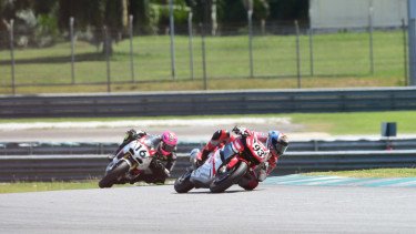 Pembalap AHRT Kibarkan Merah Putih di Sirkuit Sepang