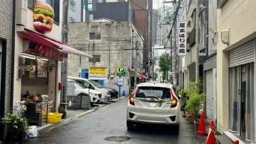 Di Jepang, Stiker di Mobil Bisa Tunjukkan Umur Pengemudinya