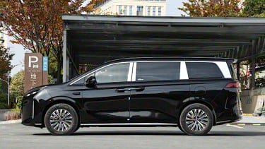 MPV Hybrid BYD Dijual Mulai Rp400 Jutaan