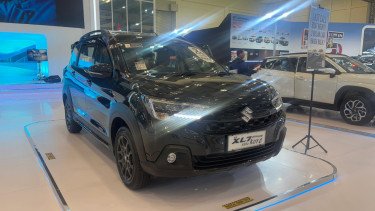 Mobil Suzuki XL 7 Hybrid Dapat Diskon Rp32 Juta di GJAW 2025