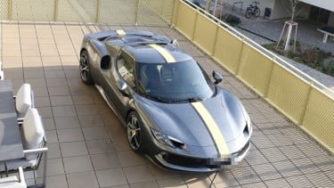 Warga Parkir Ferrari di Balkon, Pemkot Turun Tangan