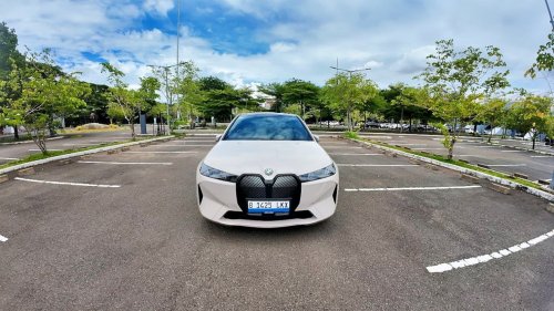 Jajal BMW iX xDrive45, Performa dan Efisiensinya Bikin Kaget