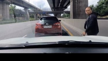 Tak Terima Diklakson, Pengemudi Yaris Berhenti di Jalur Kanan Tol Japek dan Ajak Ribut