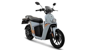 Motor listrik Baru Charged Pakai Fast Charging