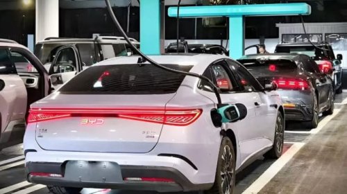 Terpopuler: Peluang Mobil Listrik Saat BBM Naik, Teknologi Cas 5 Menit BYD, Komunitas EV Hyundai