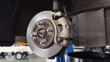 Rem Mobil Berdecit, Lanjut Jalan atau Bawa ke Bengkel?