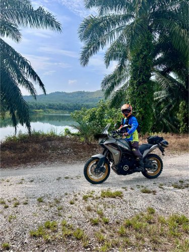 KEV Advenduro Tours Menawarkan Jelajah Atas Jalan dan Off-road
