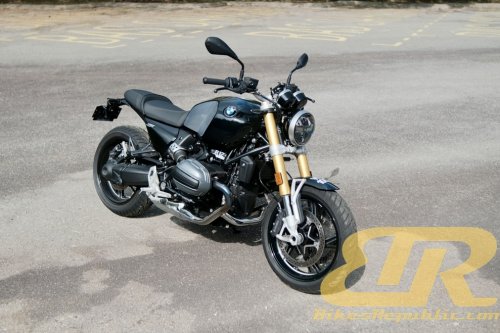 Tunggang Uji &amp; Ulasan BMW R 12 nineT (2025)