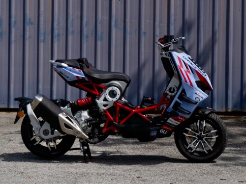 Italjet Dragster 300 Tiba di Malaysia dalam Versi Gresini dan Malossi