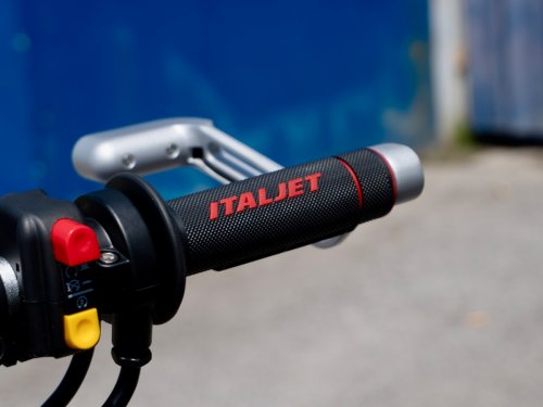 Italjet Dragster 300 Tiba di Malaysia dalam Versi Gresini dan Malossi