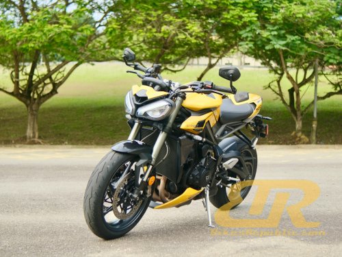 Triumph Street Triple 765 RS Test &amp; Review