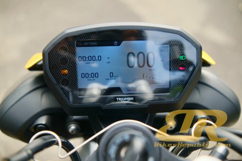 Triumph Street Triple 765 RS Test &amp; Review