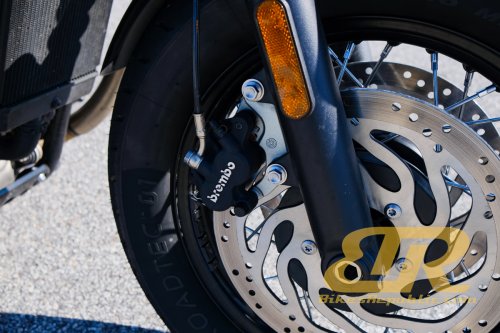 Tunggang Uji Triumph Bonneville Bobber (2025) – Bukan Sebuah Motor ‘Poyo’