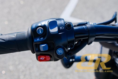 Tunggang Uji Triumph Bonneville Bobber (2025) – Bukan Sebuah Motor ‘Poyo’