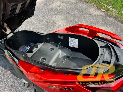 2025 YAMAHA XMAX 250 Test &amp; Review – Still Quick!