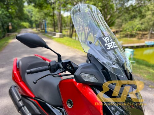 2025 YAMAHA XMAX 250 Test &amp; Review – Still Quick!